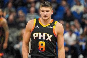 格雷森-阿伦：乔丹-奥特教练心思缜密且做事目的性很明确